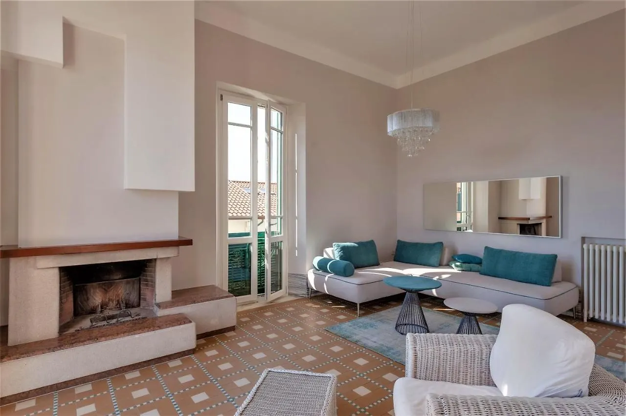 - Poetic Seafront Penthouse Versilia - Massa  Tatil Evi Massa (Tuscany)