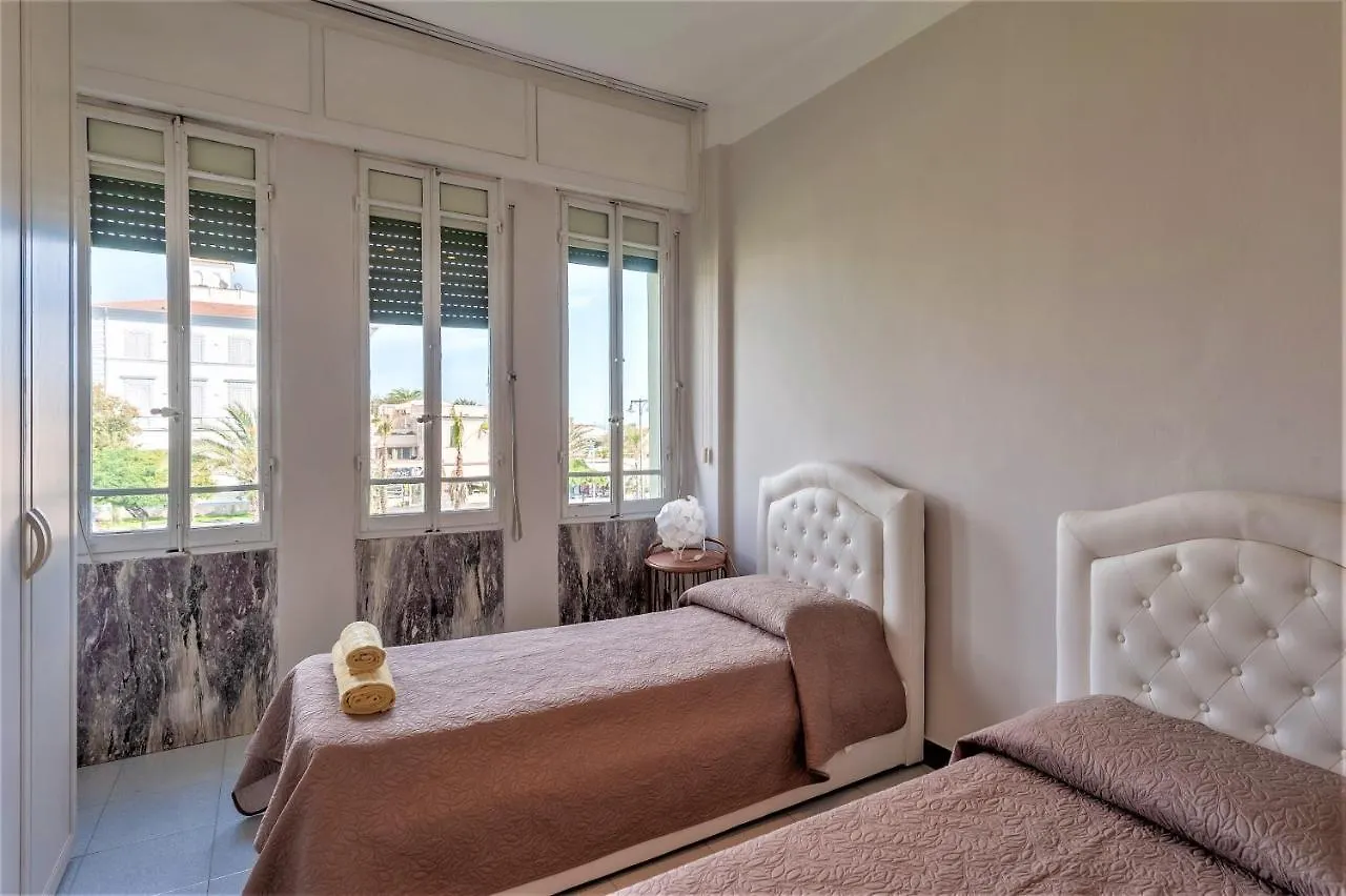 - Poetic Seafront Penthouse Versilia - Massa  Massa (Tuscany)